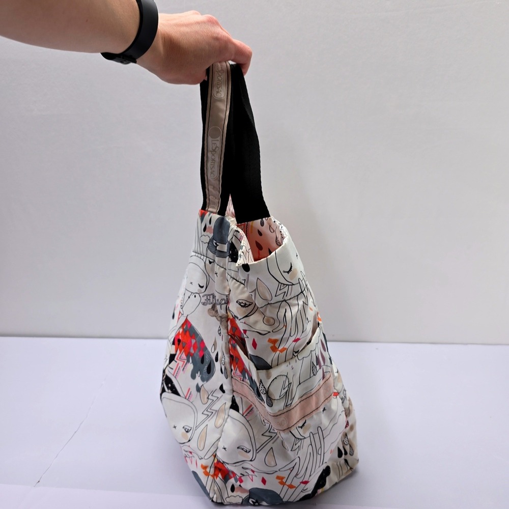 Rare LeSportsac Artist In Residence Fifi Lapin Bunny Print Nylon Tote Bag White - Picture 4 of 5